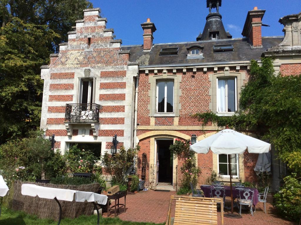 Chateau De Bertreville Bed & Breakfast Exterior photo