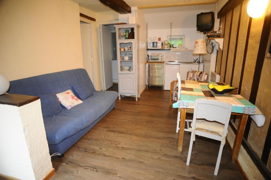 Chateau De Bertreville Bed & Breakfast Room photo