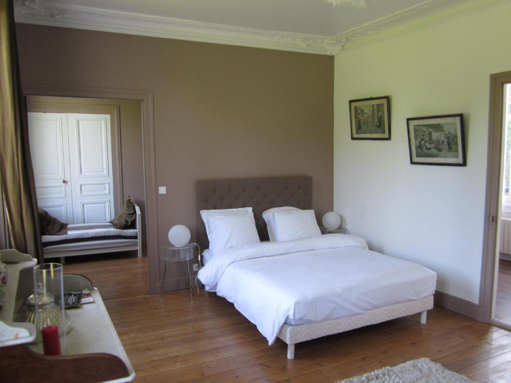 Chateau De Bertreville Bed & Breakfast Room photo